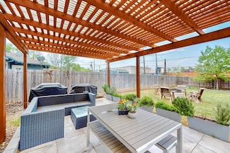 2723 Park Row Ave, Dallas, TX 75215