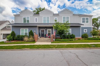 305 W Cross St, Benton, AR 72015