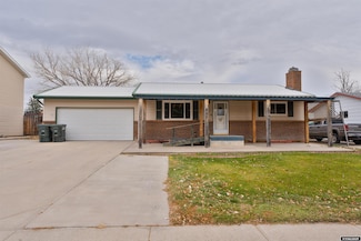 217 S Wind River Dr, Douglas, WY 82633