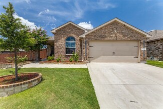 8305 Artesian Springs Dr, Fort Worth, TX 76131