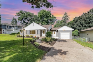 3917 Douglas Dr N, Minneapolis, MN 55422