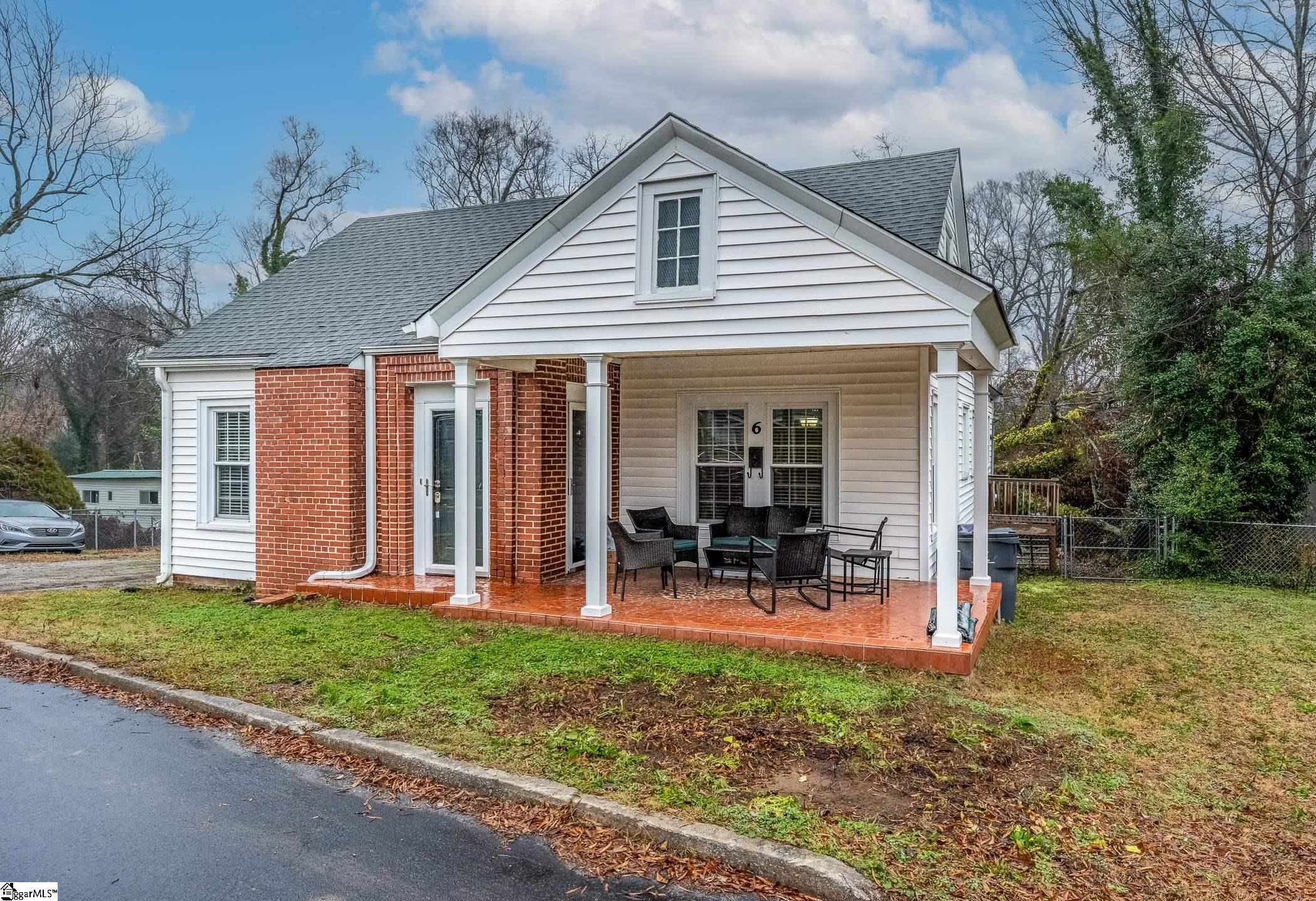 6 Harts Ct, Laurens, SC 29360
