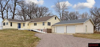 14308 110th St, Hanska, MN 56041