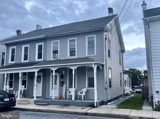 12 E Maple Ave, Myerstown, PA 17067