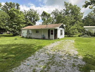 1502 N 13th St, Herrin, IL 62948