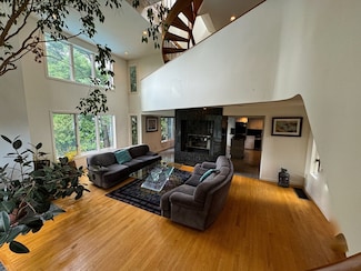 71 Pitman Rd, Marblehead, MA 01945