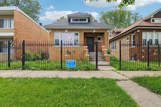 8136 S Manistee Ave, Chicago, IL 60617