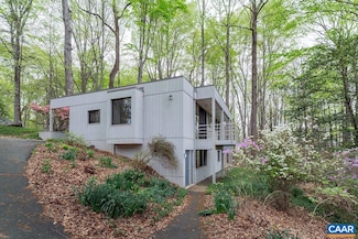 1502 Holly Rd, Charlottesville, VA 22901
