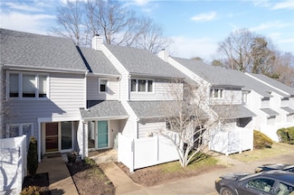 1504 Sycamore Square Dr, Midlothian, VA 23113
