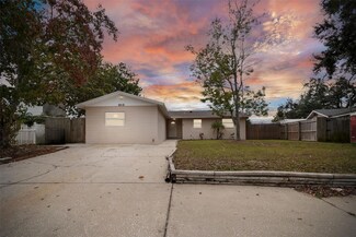 8918 Fairweather Dr, Largo, FL 33773