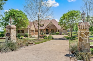 5581 Nancy Cir, Chandler, TX 75758