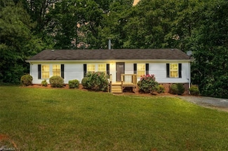 1004 Candlewood Cir, Siler City, NC 27344