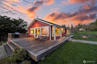 2826 W Shore Dr, Lummi Island, WA 98262