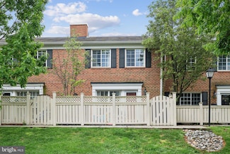 1547 A N Van Dorn St N Unit A, Alexandria, VA 22304