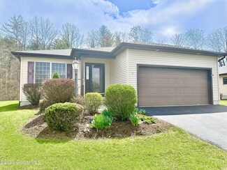 44 Gentry Ln, Queensbury, NY 12804