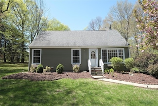 9 Lakeside Dr, Rhinebeck, NY 12572