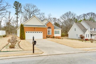 7782 Prince Dr, Ooltewah, TN 37363
