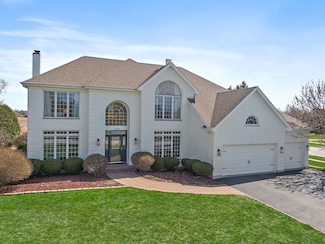 2080 Arrowhead Ct, Geneva, IL 60134