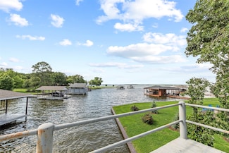 1 Circle Beach Ln, Trinidad, TX 75163