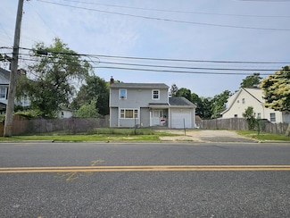 19 W 11th St, Huntington Station, NY 11746
