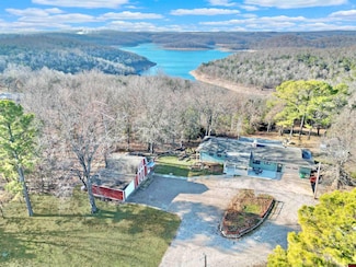 1741 Robinson Point Rd, Mountain Home, AR 72653