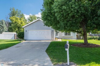 1441 Elmwood Ct, West Fargo, ND 58078