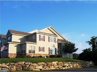 1405 Ridgeview Dr, Morgantown, PA 19543
