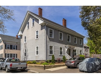 18 Barr St Unit 1, Salem, MA 01970