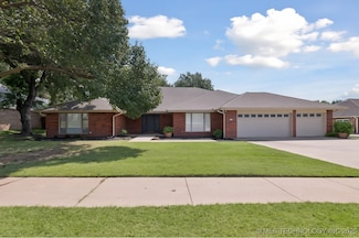 2708 Claremont Dr, Bartlesville, OK 74006