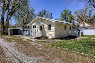 42 9th St, Woodbine, IA 51579