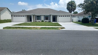 435 Woodview Dr, Tavares, FL 32778