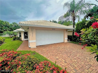 4878 Europa Dr, Naples, FL 34105