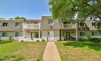 305 N 51st St Unit 8, Grand Forks, ND 58203