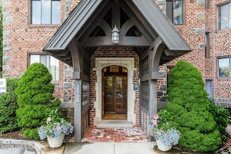 47 Lafayette Place Unit 6J, Greenwich, CT 06830