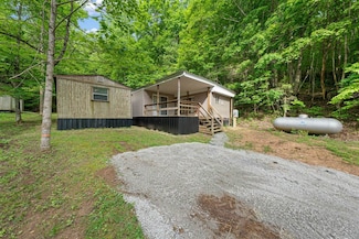2987 Chestnut Grove Rd, Fairplay, KY 42728