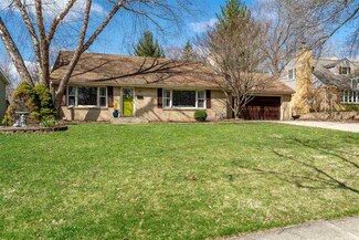 208 N Calvin Park Blvd, Rockford, IL 61107