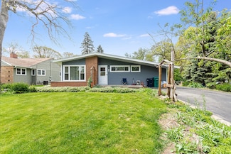 555 W Saint Charles Rd, Lombard, IL 60148