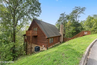 1356 Wedge Tailed Ln, Sevierville, TN 37876