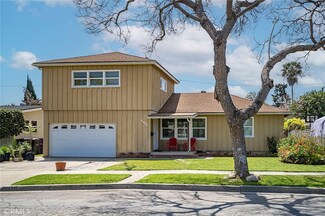5992 E Los Santos Dr, Long Beach, CA 90815