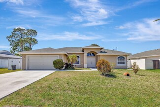 1426 SE Navajo Ln, Port Saint Lucie, FL 34983