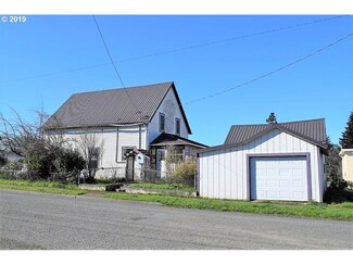 629 Cedar St, Myrtle Point, OR 97458