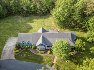 3712 Brandon Dr, High Point, NC 27265