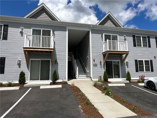 11 Gray Coach Ln Unit 1121, Cranston, RI 02921