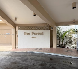 900 Saint Charles Place Unit L6, Pembroke Pines, FL 33026