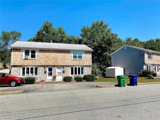 85 Reed St, Warwick, RI 02886