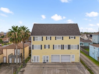 2117 Saladia St, Galveston, TX 77551