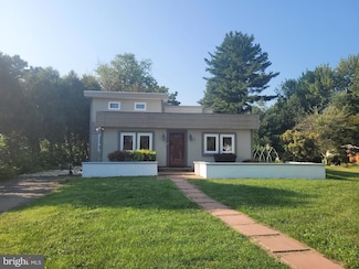 911 Nixon Dr, Mechanicsburg, PA 17055