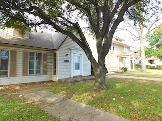 1611 N Locust St, Denton, TX 76201