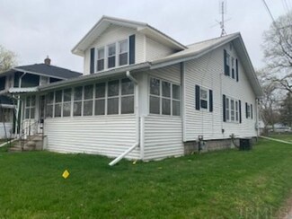 215 Arcade Ave, Elkhart, IN 46514