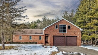 248 Hendrick St, Easthampton, MA 01027